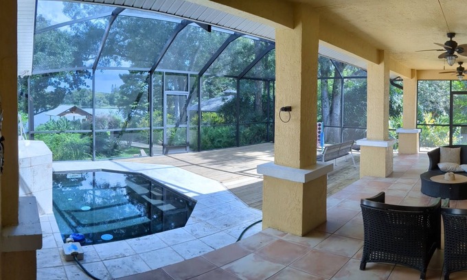 Egypt Lake-Leto House | Lakeside Leisure Gated Estate.nNatural BeautynLocation, LocationnSleeps 12