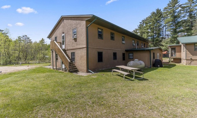 Emily Cabin | Lakeside Lodge, Sleeps 39! Sandy Beach, Volleyball Court, Game Room!