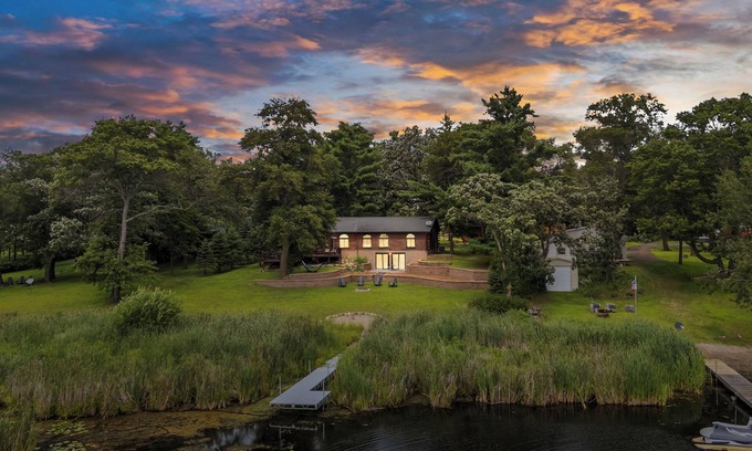 Baxter House | Lakeside Log Cabin w/Firepit, Dock, King Bed, Game Room, Scenic Relaxation