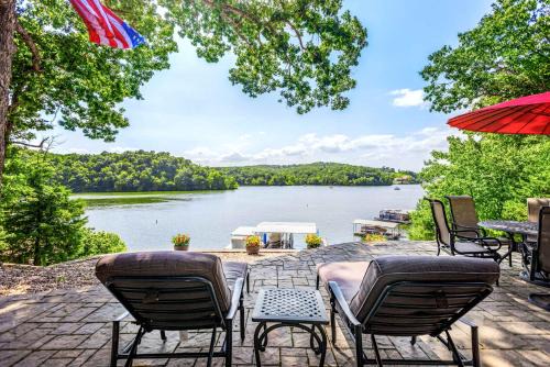 Linn Creek House | Lakeside Oasis - Room for 12