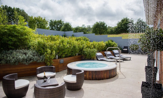 Wootton Bridge Hotel | Lakeside Park Hotel & Spa