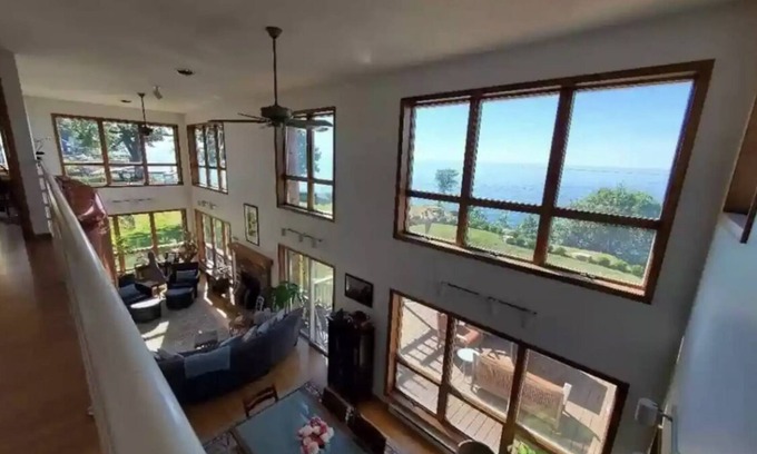 Avon Lake House | Lakeside Resort Home: Sunsets, fishing, paddling - pet friendly