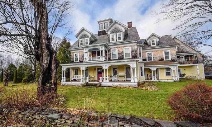 Whitingham House | Lakeside Victorian Mansion w/Hot Tub, Near Skiing, Snowmobile Trails, Boating