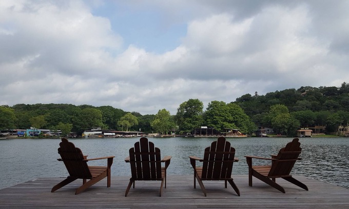 Rivercrest House | Lakeside Waterfront Lake Austin Home