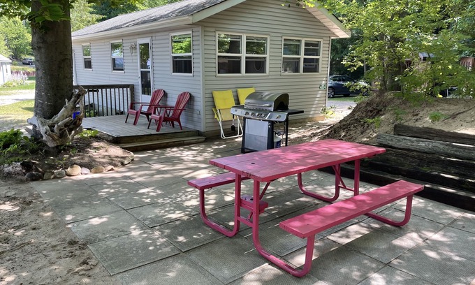 Plympton-Wyoming Cottage | Lakeview Cottage on Private Beach on Lake Huron