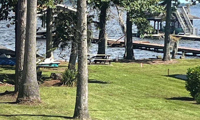 Lake Waccamaw Cottage | Lakeview Cottage with swimming & kayaking access to the lake