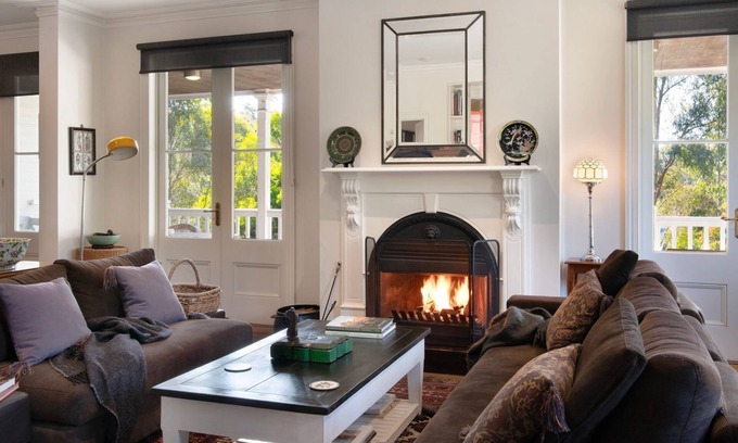 Daylesford House | Lakeview Daylesford- spacious home by the lake