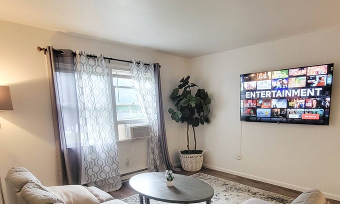 Lansing Apartment | Lakeview Getaway - 10 mins from Ludlowville Falls