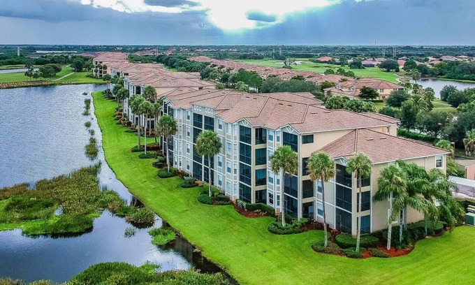 Bradenton Condo | Lakeview Heritage - Golf Course, Resort Amenities by Gulfcoast Holiday Homes