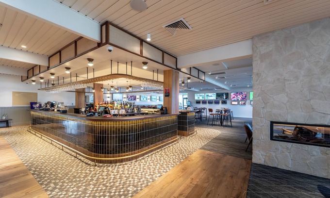 Oak Flats Hotel | Lakeview Hotel Motel