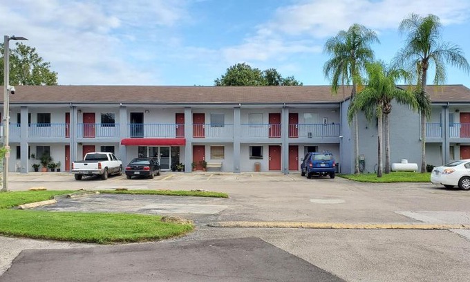 Taylor Creek Hotel | Lakeview Inn & Suites Okeechobee