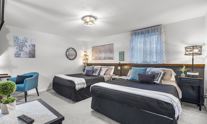 Delhi House | Lakeview Living - LOWER LIVING 1 - Vacation Rental