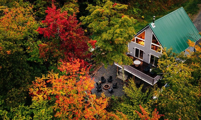 Green Mountains Cabin | Lakeview☀️Near Stowe🥾4 Bedroom👨👩👧👦Hot Tub🥂Mountain View🏔Canoe🛶Game Room🎱Swimming🏊♀️