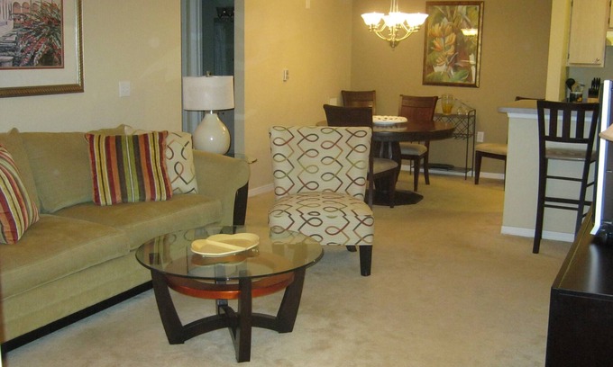 Braden River Condo | Lakewood Ranch Lakeside Condo Close to Shops and Restaurants
