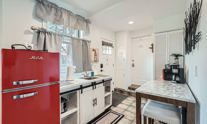 Edgewater Apartment | Lakewood Stay Cozy 1BR Near Golden & Denver