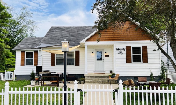Howard Cottage | Lakewoods Cottage