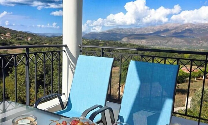Lakithra Apartment | Lakithra 2 Bedroom flat with rural & sea view