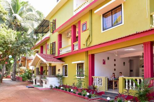 Candolim Bed & Breakfast | LaligurasVilla Beachside Escape - 100m to Beach