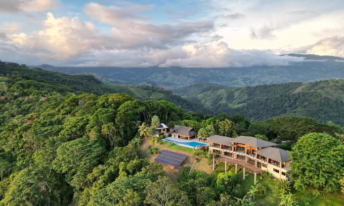 Lagunas de Baru Resort | Lamangata Luxury Surf Resort