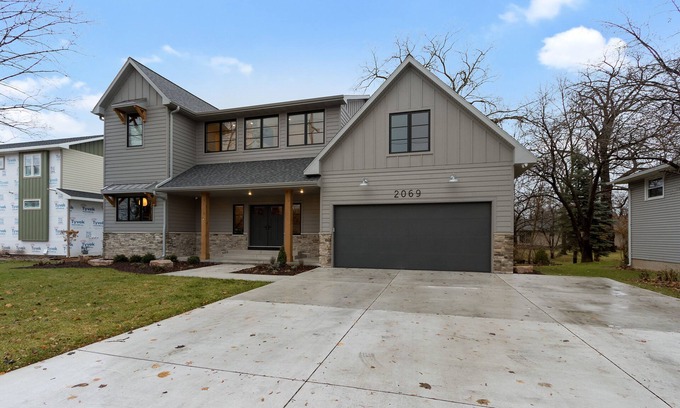 Ashwaubenon House | Lambeau’s Legendary Packer Experience, 3-5 minute walk to Lambeau