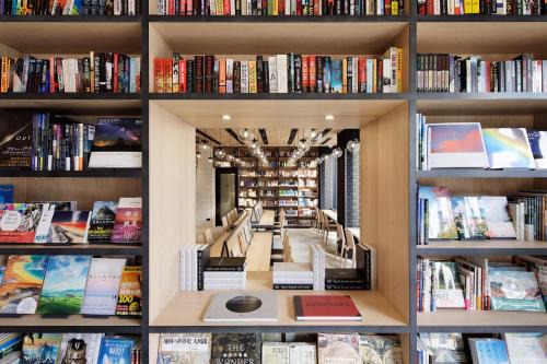 Nagoya City Centre Hotel | LAMP LIGHT BOOKS HOTEL nagoya