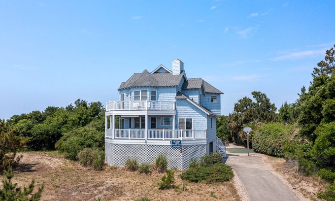 Whalehead Beach House | Landes Dream: Private Pool & Hot Tub, Putting Green, Volleyball