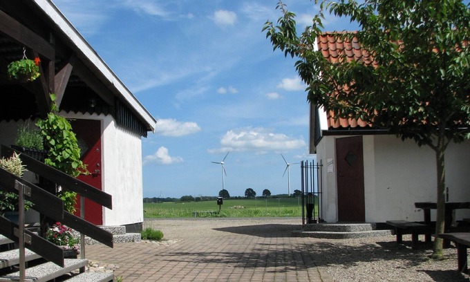 Tomelilla Bed & Breakfast | Landet Bed and Breakfast