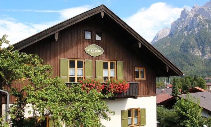 Mittenwald Apartment | Landhaus Albrecht