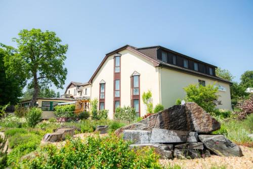 Zwoschwitz Hotel | Landhotel Plauen - Gasthof Zwoschwitz