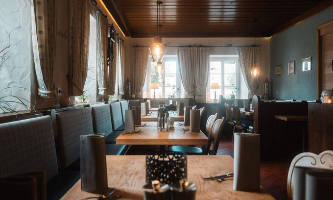 Wiesenbronn Hotel | Landhotel & Weingasthof Schwarzer Adler