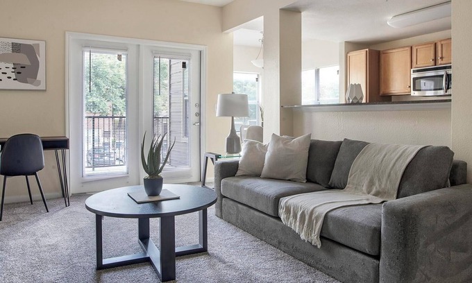 Sweetbriar Apartment | Landing | Amazing 1BD, Gym, Pool
