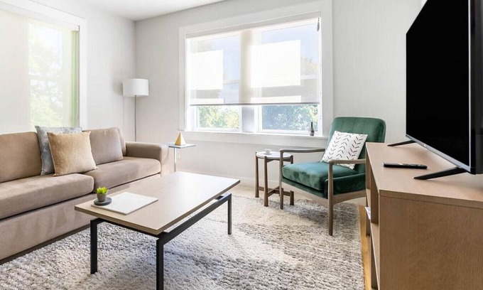 Winter Hill Apartment | Landing at 123 Highland Ave - 1 Bedroom in Winter Hill