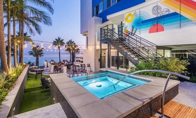Alamitos Beach Apartment | Landing at 1900 Ocean Beach Club - Studio in Alamitos Beach