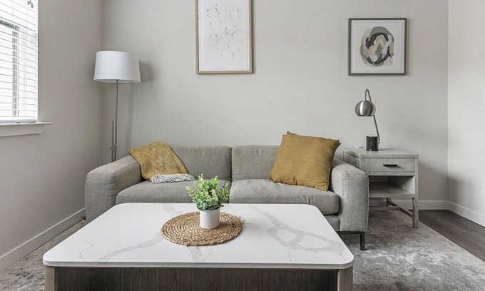 Spring Branch East Apartment | Landing at Bellrock Memorial - 1 Bedroom in Nor.