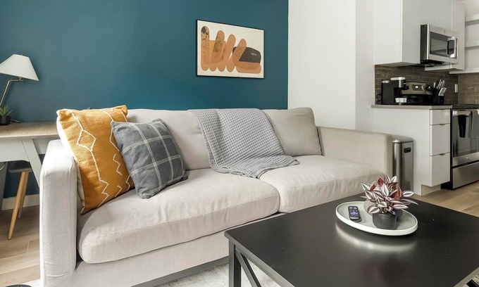 Norris Square Apartment | Landing at Copper Flats - 1 Bedroom in North Ph.