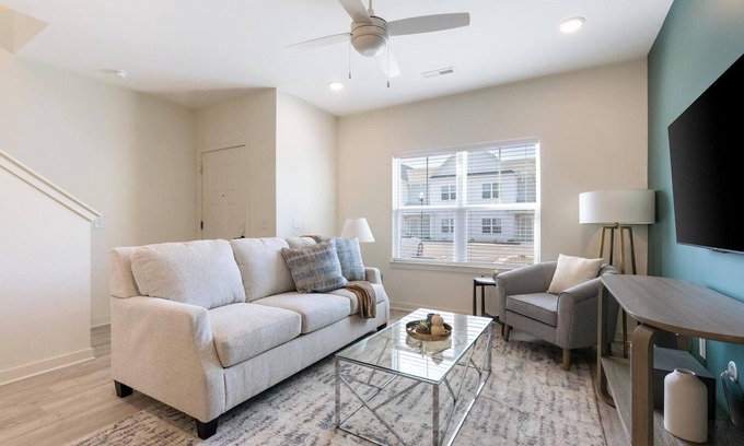Wilmington Apartment | Landing at Encore at Westgate - 2 Bedrooms in W.