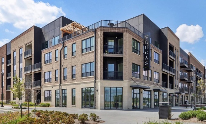 McCordsville Apartment | Landing at McCord Square - 1 Bedroom in Mc Cord.