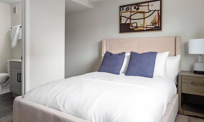 Spruce Hill Apartment | Landing | Modern 2BD, Clubhouse, Gym