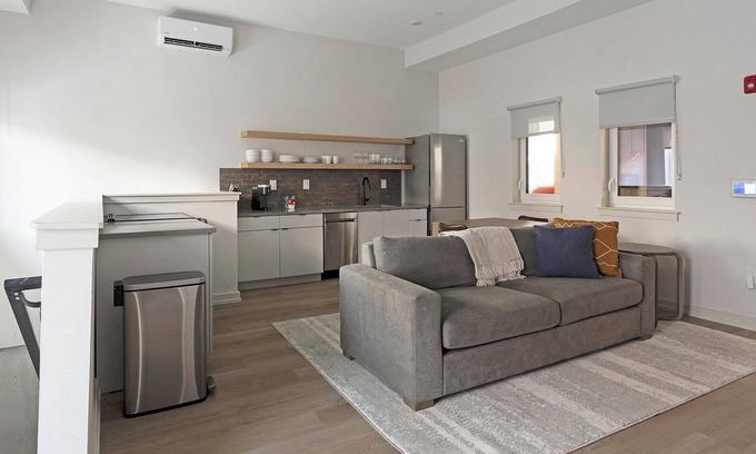 Norris Square Apartment | Landing | Stunning 1BD, Gym