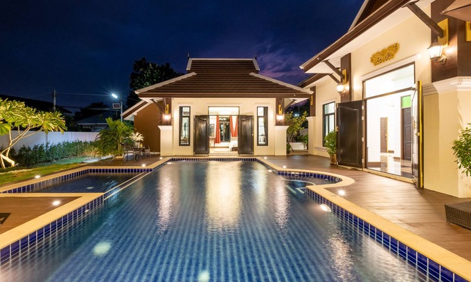 Mae Hia Villa | Lanna Kamin Pool Villa Airport