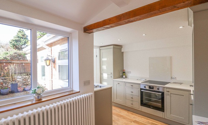 Colyton Cottage | LANTERN COTTAGE, family friendly, with open fire in Colyton