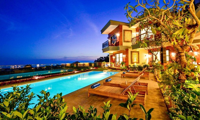 Pecatu Villa | LARGE 15BR Ocean View Villa, Uluwatu! 10Min Drive To Famous Uluwatu Temple!