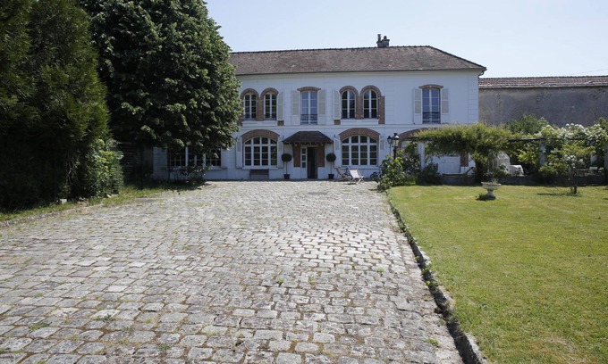 Vulaines-sur-Seine House | Large 19th century character house