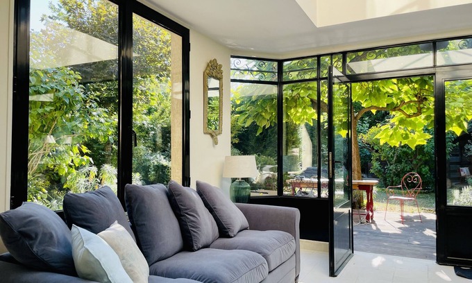 Vitry-sur-Seine Villa | Large 19th century family home with garden