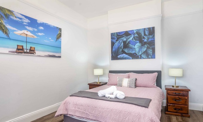 Orange Apartment | Large 2-Bedroom Apartment on Summer Near Cook Park with private secure parking