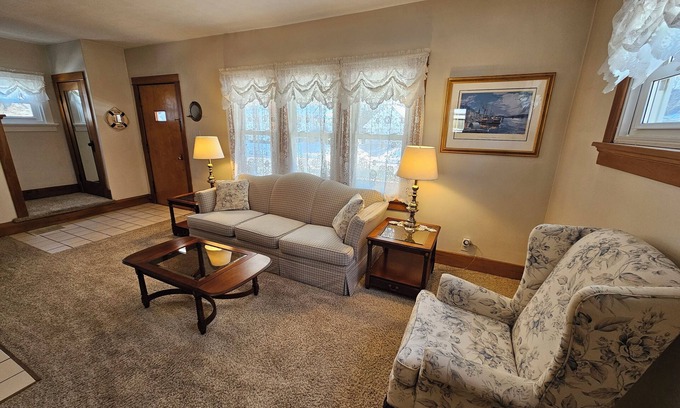 Kettering House | Large 3 Bedroom, 2 Bath Home, Premium Kitchen, Large Family & Living Rooms