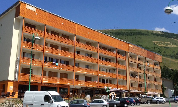 Les Deux Alpes Apartment | Large 3 room apartment - 70m2 - at the foot of the slopes - Les 2 Alpes - 8 pers.