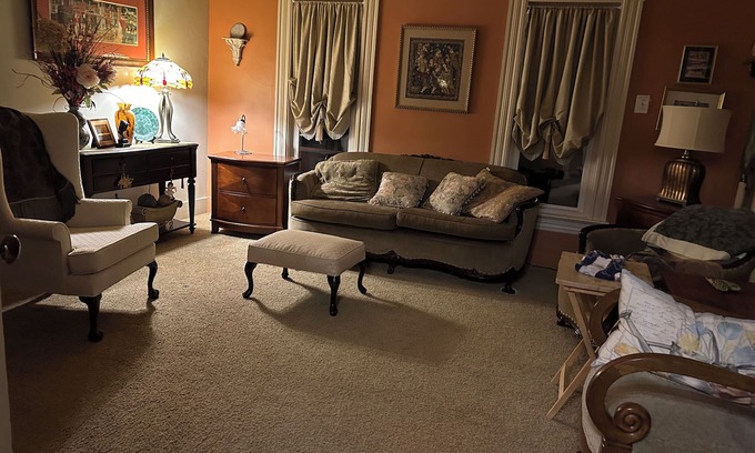 Hilton House | Large 4-bedroom house with AC and WiFi in peaceful Hilton