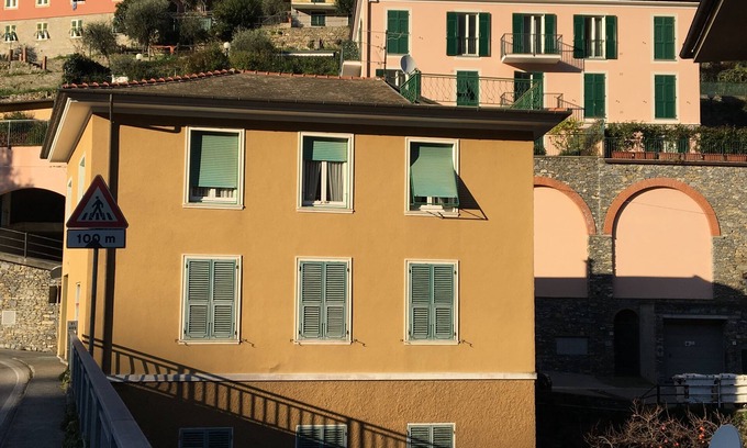 Zoagli House | Large apartment in Zoagli. Apartment in Zoagli, 3 bedrooms and parking