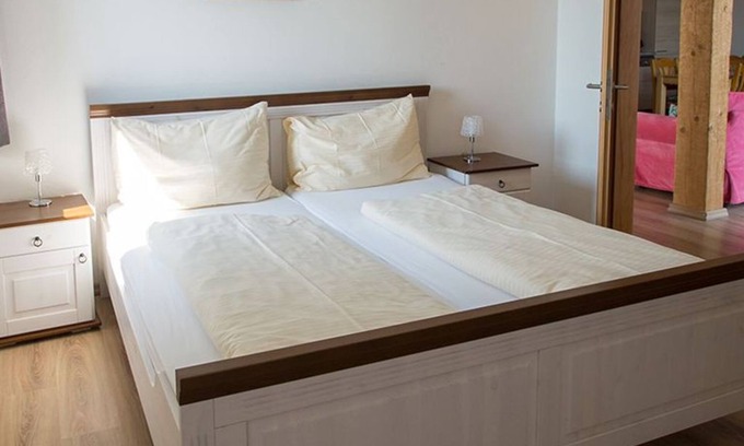 Zell Am Moos Apartment | Large apartment with lake view - family holiday Stabauer (4 flowers)